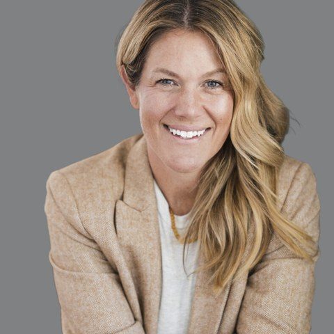 Elizabeth Cook